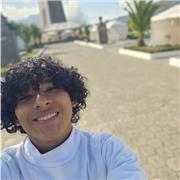 Tutor de español que enseña a niños, adolescentes y adultos de todas las edades